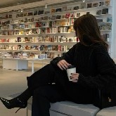 $XRP /USDT
$XRP is showing strong bullish activity with a +6.39% gain in the last 24 hours, currently trading around $2.315. The asset has bounced back impressively after recent consolidation, hinting at renewed buying momentum. On the 1-hour timeframe, multiple bullish candles are forming — a potential signal of momentum building toward the next breakout zone.
The 24-hour high of $2.372 shows strong rejection near resistance, while the $2.154 low confirms solid support holding the structure. Market volume remains healthy, with 65.10M XRP traded in the past 24 hours, indicating active market participation.
Trade Setup
• Entry Zone: 2.300 – 2.320
• Target 1 🎯: 2.360
• Target 2 🎯: 2.410
• Target 3 🎯: 2.480
• Stop Loss: 2.270
If XRP manages to close above $2.37 with solid volume, it could trigger a breakout rally, potentially extending toward the mid-$2.40 region. However, failure to hold above $2.30 may lead to a brief retest near $2.27 before the next leg up.
#GateWeb3LaunchpadBOBLaunches #CryptoMarketPullback #HKLaunchesFirstTokenizedFund #DecemberRateCutForecast #GateFunMemeFrenzy 