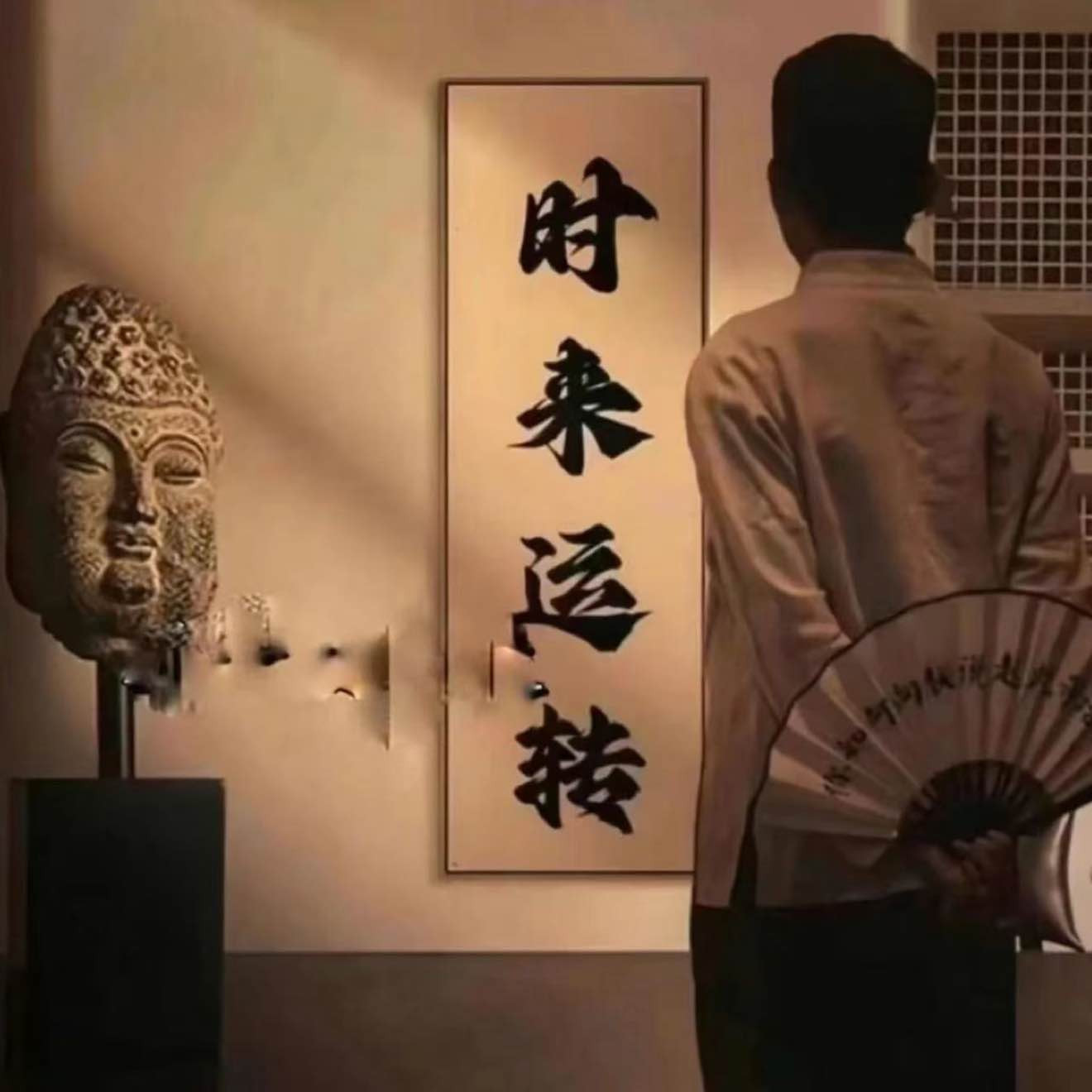 Evening Thoughts on November 6th
Looking back at the afternoon, Bitcoin dipped from around 104,200 and found support after touching the 102,500 level, halting its decline.
From the hourly Bollinger Bands perspective, the current channel is showing a sideways oscillation, indicating a consolidation phase. Although Bitcoin briefly broke below the lower band, it did not establish a strong breakdown. After touching the lower band, it quickly rebounded, forming a classic technical pattern where the lower band acts as effective support.
Support levels are around 102,400 to 101,800, with resistance at 104,000 to 104,700.
For altcoins like Ethereum, support is around 3,350 to 3,300, with resistance at 3,450 to 3,500.