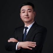 Thursday Early Morning Bitcoin and Ethereum Market Analysis and Trading Recommendations
Bitcoin price reached a high of 87,450 in the evening session before facing resistance and pulling back. Currently, it is consolidating around 86,980. Ethereum's afternoon trend is generally weak, gradually recovering from a low of 2,886 to around 2,937.
From the current market structure, the 4-hour timeframe shows that the price remains within a downtrend channel, continuously testing lower levels. Although bullish forces are attempting to intervene and reverse the trend, overall momentum is lacking. The rebound can only be seen as a technical correction to the ongoing decline, providing only short-term relief for the market. The Bollinger Bands are expanding outward, with the middle and lower bands continuously moving downward. The candlestick pattern shows a "two bearish candles sandwiching a bullish candle," indicating that the downtrend is still in progress. The 1-hour timeframe further confirms this; although there is a rebound with consecutive bullish candles, it fails to reach the upper resistance and quickly falls back, highlighting insufficient short-term bullish strength. As the lows gradually shift lower, a clear downward channel has formed. Until a strong upward surge signal appears, it is recommended to primarily operate on rebounds and short positions.
Trading Recommendations:
Bitcoin: Short near 87,500-87,800, target 85,000
Ethereum: Short near 2,960-2,980, target 2,800