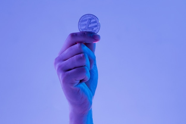 MACD and RSI indicate bearish trend for XRP
Technical analysis of [XRP]() in September 2025 reveals concerning signals as both MACD (Moving Average Convergence Divergence) and RSI (Relative Strength Index) indicators point toward bearish momentum. The price action has broken below the