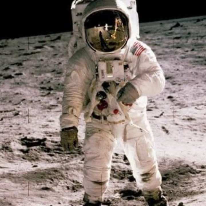 #SOL weekly view 📊
Liquidity in the QM zone is already consumed, increasing the risk of a break below the 95 low.
Strong supply sits at 177–202, aligned with flat Kijun and Kumo top.
Below 95, downside opens toward 50–60.
📌 15,000 USDT Rewards: 
$SOL 