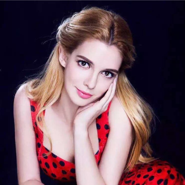 #GatePay国家码功能上线 
GatePay country code feature, bridging any door between the crypto and real world!
The country code feature launched by GatePay is not just a product innovation, but more like a "portal to the real world." It allows cryptocurrency payments to truly touch the warmth of "global daily life" for the first time.
In the past few years, Web3 payment solutions have emerged one after another, but most have remained in a "closed loop" within the community. GatePay connects to the two major mainstream payment systems, VietQR in Vietnam and Pix in Brazil, through country codes, allowing cryptocurrency payments to achieve real commercial viability for the first time.
What does this mean? It means that users holding USDT, ETH, and BTC can use GatePay to make purchases in real stores; it means that local merchants can accept cryptocurrency payments without needing to overhaul their systems; it means that Web3 payments are no longer just a vision for the future, but a reality today.
The deeper meaning lies in the fact that the country code function symbolizes the "mutual recognition of the cryptocurrency and fiat payment systems." 
This transforms GatePay from a payment tool into a bridge for the global economic system. 
Cryptocurrency is no longer an island, but rather integrates into the waterways of the world economy.
At this juncture, GatePay has not only launched a feature, but a new paradigm of global payments. 
In summary: GatePay country code allows future payment methods to arrive in reality ahead of time, bridging the world&#39;s distance with a "code".