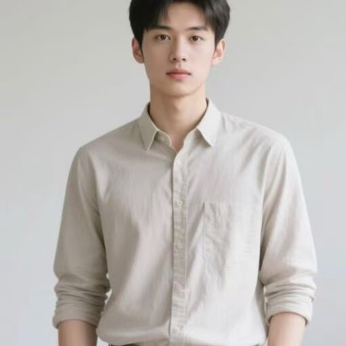 Brothers, BTC! Get ready to do some short orders.
· In the range of 91,500-92,000, you can consider entering short orders in batches.
· Place the stop loss above 92,700, and if it breaks, then admit the mistake and exit.
· The target is first to look at the 90,000 level, and if it goes smoothly, continue to look down at 89,000 or even 88,000. $BTC #十二月降息预测 