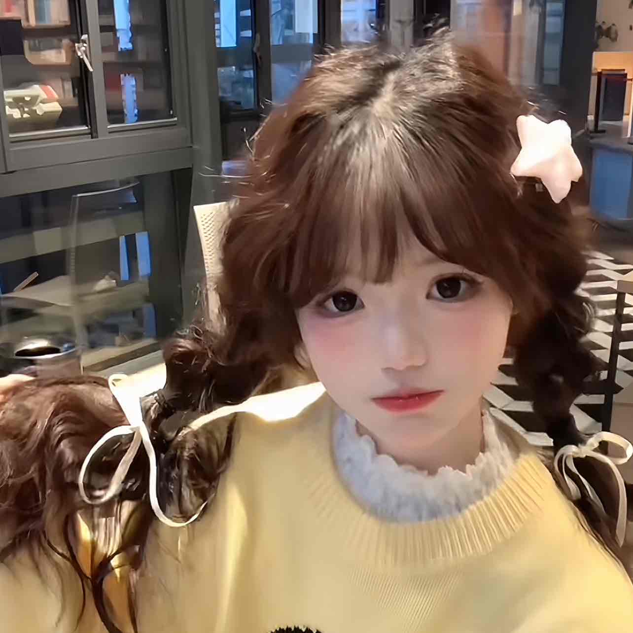 #PI  The coins outside are bustling, this garbage is motionless.