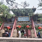 Less than one-tenth of people are using Lightning now; most have already given up.