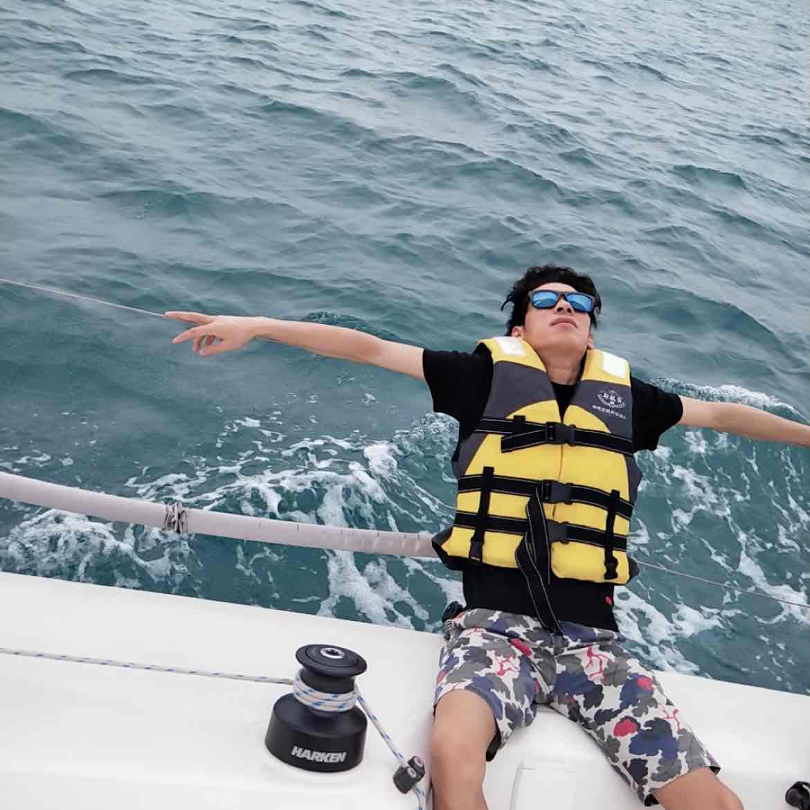 Real Trading Record: Hundredfold Challenge  
Starting November 25th, 500u challenge to reach 50,000u!  
Today’s balance: 1876u, yesterday’s loss: 628u!  
I apologize for the loss yesterday; I feel bad for leading everyone into a loss!  
This loss was truly unnecessary! The main reasons are as follows:  
1. On Friday and Saturday, the market declined multiple times to around 3030-3050. I didn’t dare to buy in, expecting a break below 3000, but it didn’t break and the rebound was quite strong.  
2. During the day yesterday, ETH was very strong, and Bitcoin reached a support level again, so I looked for a pullback to buy more long positions. But as soon as I bought at 3000, it broke!  
3. I didn’t set proper stop-losses. Logically, once 3000 broke, I should have cut losses and watched. The reason I didn’t stop out was because Bitcoin was at the 87000 support level, and I thought it would hold and bounce back!  
4. When adding positions, I thought it through, but when the situation turned bad, I added more, and then I received a call and had to leave immediately, missing the chance to cut losses!  
5. Yesterday, I also set a stop-loss at 2899 in advance. I wouldn’t hold on stubbornly forever. My money is my money; I feel distressed when I lose. I can accept a single loss of up to 25%. Mistakes happen; just look for opportunities to recover. Taking losses is normal, but stop-loss is for survival!  
Last week, I opened positions too small and was too cautious, which caused many followers with over 100u to fall behind. Moving forward, I will return to normal position sizes: ETH 2-5 units, Bitcoin 0.03-0.1 units. I will choose good entry points and broaden my perspective to strive for early recovery and portfolio rebound!  
Once again, I apologize to everyone. Sorry for causing you losses!