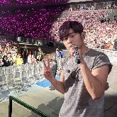 January 23, 2026 (Friday) BTC shows weak oscillation with a slight downward trend, consolidating below $90,000, with minor intraday dips and cautious capital flow. Below are the key points, technical, macro analysis, and trading suggestions.
1. Core Market Data
- Price Range: approximately **$88,515—$90,340**
- Closing Reference: approximately **$89,676**, down 0.30%—0.35% over 24 hours
- Trading Volume: about $1.556 billion, moderate volume, no significant increase
- Key Levels: Support at **$88,500**, $87,600; Resistance at **$90,300**, $91,500
2. Technical Analysis: Bearish dominance, weak oscillation
- Trend: Price remains below EMA20 ($91,526), Supertrend indicator signals bearish, short-term bias is bearish
- Momentum: RSI (14) around 44.55, below 50, indicating selling pressure; MACD negative histogram expanding, bearish momentum strengthening, DIF/DEA diverging downward
- Pattern: Four-hour chart shows divergence at the bottom but no rebound, overall in a oscillating downward rhythm, with a possibility of a second bottom
3. Macro and Market Sentiment
- Risk Appetite: Geopolitical risks (such as tariff comments) and high interest rate expectations suppress risk appetite, capital is withdrawing from high-risk assets
- Market Correlation: Mainstream coins like ETH are generally weakening, dragging BTC down; high proportion of long positions liquidated, sentiment remains cautious
- Capital Flow: Institutional holdings are relatively stable, but short-term funds are on the sidelines; trading volume has not significantly increased
4. Trading Suggestions
- Short-term: Encounter resistance in the **$89,800—$90,300** range, consider light short positions with stop-loss above **$91,000**; if it dips to around **$88,500** and stabilizes, consider small long positions aiming for **$89,500**, with stop-loss below **$88,000**
- Mid-term: Watch **$87,600** support, if broken or if it drops to **$87,000—$86,000**; if a rebound breaks **$91,500**, the bearish trend may ease
- Risk Management: Strictly control position size (recommended ≤30%), avoid high leverage, and be cautious of sudden news shocks