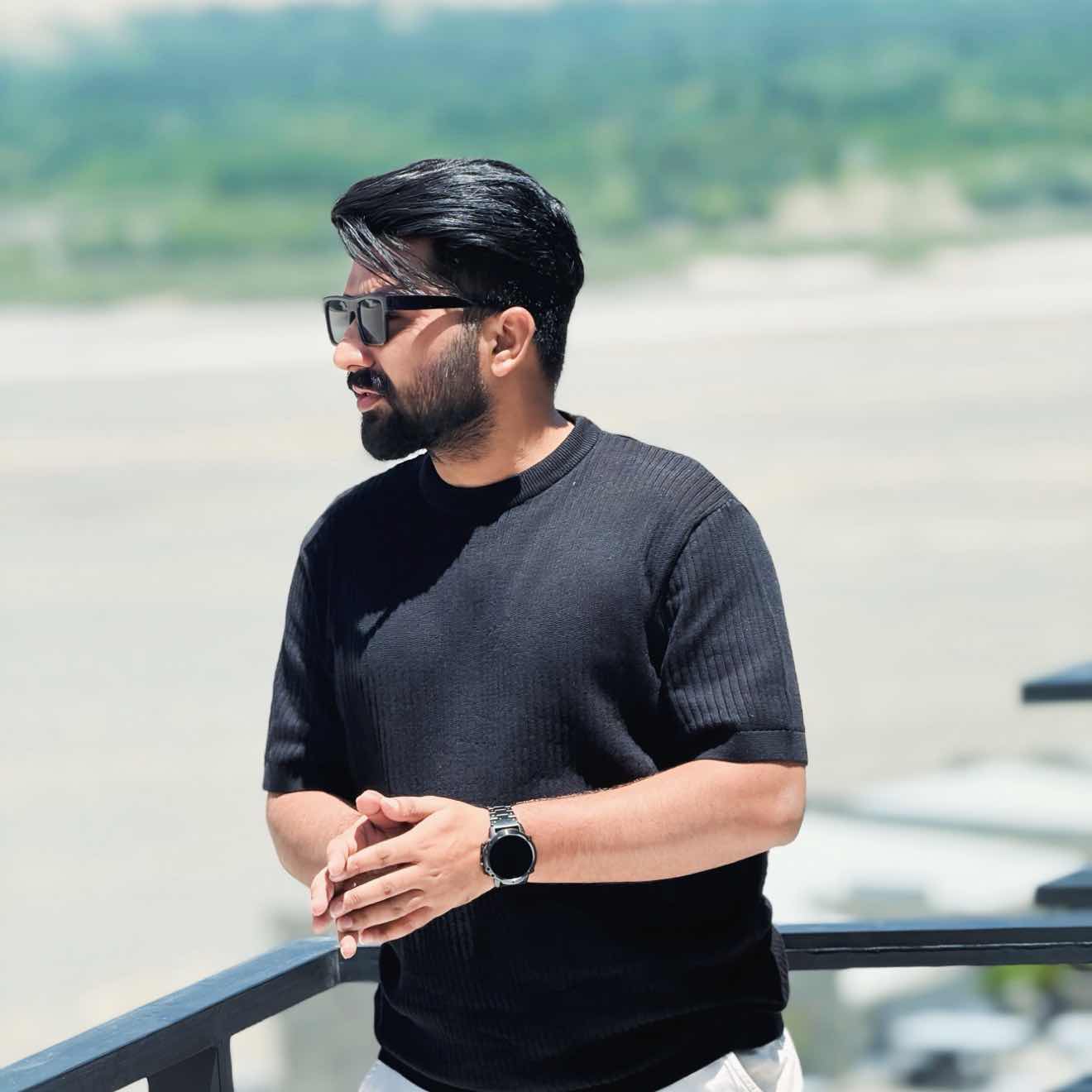 BTC &amp; ETH bleeding… but look at the real story.
While majors pull back, $ZEC and $STRK are holding strength like nothing happened.
This market is quietly rotating into the ones showing resilience.
Strong coins stay strong in red days. 📊🔥 