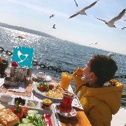 Brothers 📌 September 18th alts observation
Today in the altcoin market, the heat has obviously warmed up, and a lot of funds have started to circulate between small-cap coins and thematic coins. Overall, there are a few characteristics:
🔹 1. Trend Characteristics
Mainstream coins (BTC, ETH) have stabilized the fundamentals, providing certain emotional support for alts.
Alts generally follow the logic of making up for the previous losses, with some strong coins directly surging by 20% or more.
Structurally, most alts are still in a phase of oscillation with a slight upward trend, making them prone to quickly retrace after a surge.
🔹 2. Capital Flow
Capital is gradually flowing out of the market, with hot sectors concentrated in AI concepts and MEME sectors. Coins with better liquidity are more likely to establish trends.
Weakly liquid small coins are easily smashed and washed away, causing increased volatility.
The fund switching within the day is quick, and it&#39;s crucial to pay special attention to timing when chasing the rise.
🔹 3. Operation Suggestions
✅ Strong coins: Go long with the trend, hold if the support holds, and take profits in batches.
✅ Weak coins: Don&#39;t force it; it&#39;s better to give up on coins with no volume and no structure.
✅ Liquidity: Prioritize coins with deep order books and active trading, and avoid wasting time on obscure coins.
✅ In terms of rhythm: don&#39;t blindly chase highs when there&#39;s a sharp intraday rise; it&#39;s safer to wait for a pullback confirmation.
⚡ Summary:
Today&#39;s alts are more of a structural opportunity, not a全面牛市. Funds are flowing, and what you need to do is find the main sectors + strong individual stocks, strictly executing profit-taking and stop-loss. Follow the indicators and go with the trend, which is much more stable than emotional trading.
#美联储降息25个基点##BTC战略储备市场影响#