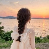 He is the most honest person I’ve ever mentored.  
A brother from Hunan, who has been trading cryptocurrencies for 8 years, ended up with only his spirit intact after losses.  
After calculating everything, he lost over 1 million yuan. I just can’t understand how someone can play for 8 years and end up like this. When others face this situation, they give up and go all-in desperately trying to recover, but all they get is an even worse loss.  
But he’s different — he said: “Teacher, I only listen to you. I trust you one last time.”  
So, he honestly followed my rhythm for half a year.  
Position sizing: never over-leverage — divide the principal into 10 parts, with no single trade exceeding 15%.  
Profit management: only roll over profits, never touch the principal.  
Strict stop-loss rule: each trade should not lose more than 3% of the principal. Living is always more important than getting rich quickly.  
Following the rhythm: when the market moves, dare to enter; when it doesn’t, stay in cash.  
In half a year, wave after wave of market movements, while others are getting liquidated and reviewing, he quietly recovered that 1 million yuan he lost!  
Today, he finally told me:  
“Teacher, I’ve recovered my principal. I’m quitting the market. This world is too dangerous, I am content.”  
Honestly, at this moment, I feel a mix of emotions. Some people trade cryptocurrencies their whole lives and never get out, but because of discipline and rhythm, he’s completed a journey that others couldn’t finish.  
Turning around in the crypto world isn’t about genius operations; it’s about position sizing plus execution.  
Getting liquidated is never caused by the market — it’s because you couldn’t control your hands.  
If you’re still confused, if you’re still struggling in the cycle of getting liquidated and recovering, stop taking detours.  
Follow my rhythm, and you’ll find that turning the tide is easier than you think! #XRP今日交易价格如何？ #广场发币瓜分千U奖池 $BTC $GT $ETH 