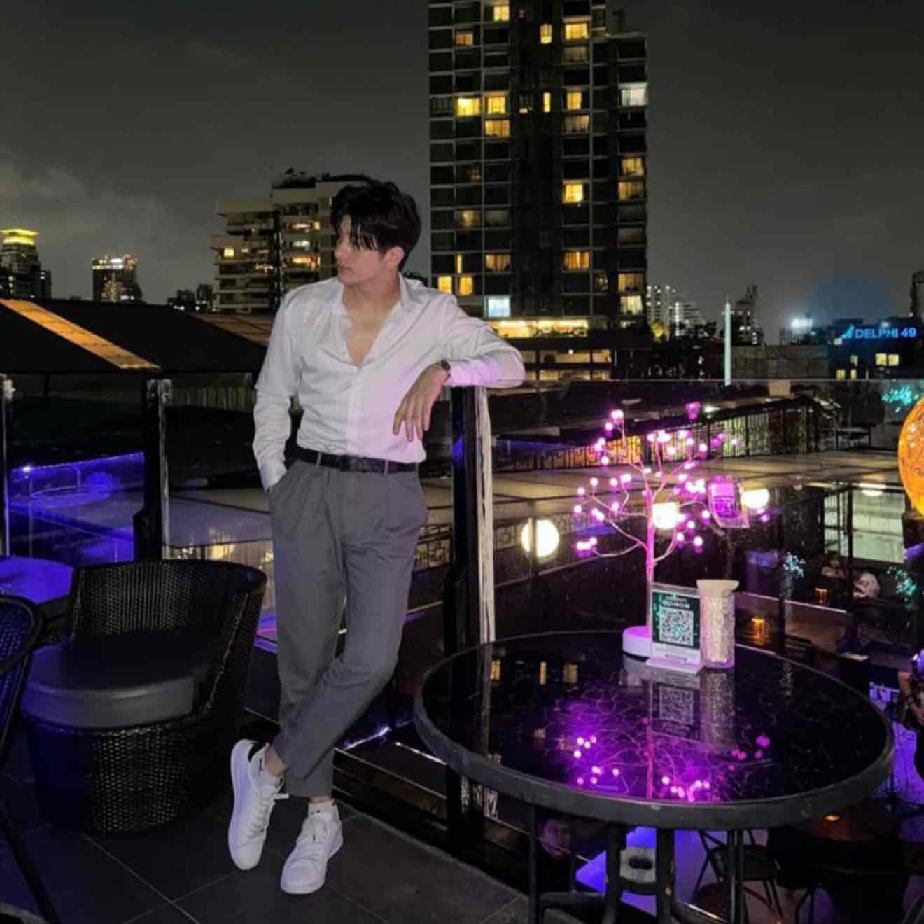 $XRP  just woke up.
After hours of silence, the chart broke through resistance like lightning from 2.154 to 2.278, before cooling near 2.256.
Volume surged to 66.94M XRP, turnover at 147.97M USDT whales are clearly moving.
Dominance is shifting, volatility is breathing again.
Momentum candles are stacking, and liquidity pockets are forming right under 2.20  this is where strength hides before a storm.
EP: 2.22
TP: 2.30
SL: 2.14
⚡ Silence fades. Energy builds. I’m ready for the move 
#Xrp #CryptoMarketPullback 