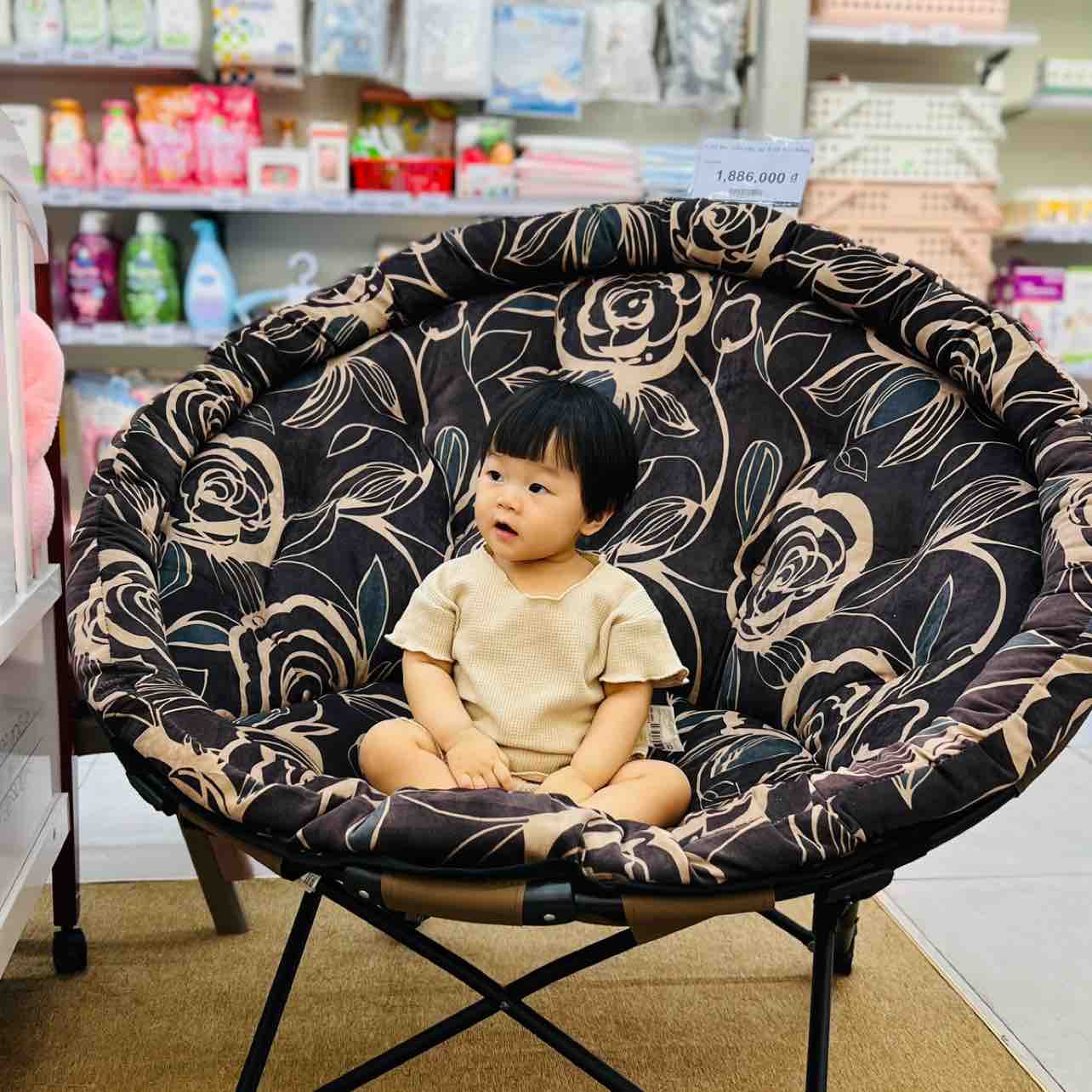 $PI lowest price in history of pi, 4.900$
highest price in history of pi , 30,000$ 
what is this, a faulty exchange?