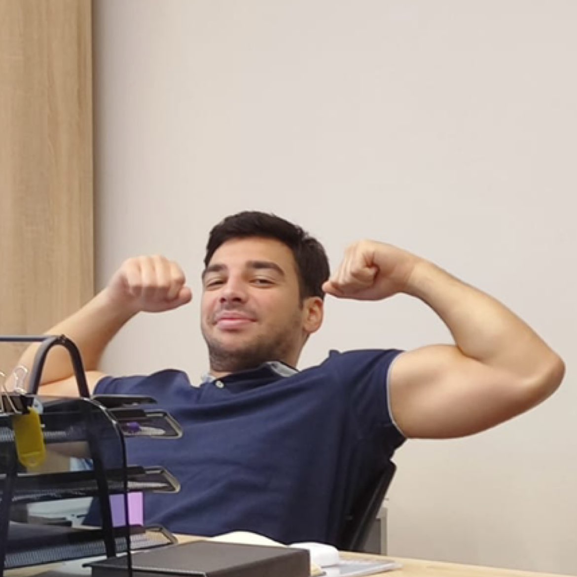 . @gmtrade_xyz is already NUMBER ONE on $SOL by volume
Not a narrative, not a prediction
Just on chain data
Most people already made their first trade
They see GT growing
But they are only using ONE part of the system
GT is not just trading
You trade and earn
You hold and earn
You stake and earn
You refer and earn
FOUR streams, not one
The difference is how you stack
Then there is the part people overlook
The minting cycle keeps going UP
Every week it takes more to earn the same GT
Same fees, less GT
The ones who understood this early are already ahead
The rest are still watching it happen