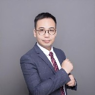 $BTC  While others buy the dip accurately and make money, you chase the price and get trapped; the pain in the crypto world is not that there are no opportunities, but that you miss them time and time again, stepping on the wrong foot each time, watching the market rise and fall, your account fluctuating, your mindset breaking down, yet you still can&#39;t keep up with the rhythm. Looking back at the market in the early morning, BTC first touched the low of 84011, stabilizing, and then gradually released rebound momentum, continuously pumping up, successfully reaching the high point of 86817 in the morning; Ether&#39;s trend synchronized, rebounding after building a bottom at the low of 2718, peaking at 2818 in the morning, showing a weak rebound and repair trend in the short term.
From the four-hour level, the overall pattern shows a weak oscillating downward trend. During the decline, the volume characteristics of the peak are obvious, while in the rebound phase, the volume continues to shrink, and the buying strength is insufficient to reverse the short-term weakness trend. Overall, it is still in the correction phase following the previous drop, and no clear trend reversal signal has emerged. From the one-hour level, it presents a weak rebound pattern after oscillating and probing the bottom, with the price entering a horizontal consolidation. The overall rebound strength is limited and still under pressure from the four-hour peak trend, mainly focusing on range trading in the short term, without forming a clear one-sided trend. In terms of details, there have been multiple small pullbacks during the rebound, indicating insufficient confidence from buyers, with selling pressure quickly emerging at key points, making it difficult to form sustained upward momentum. In the morning, the strategy of extending the rebound high peak is still maintained.
Operation suggestion: BTC is trapped around 87000, target looking towards 85000.
Ether is fluctuating around 2830, with a target looking towards the vicinity of 2700. #比特币行情观察 